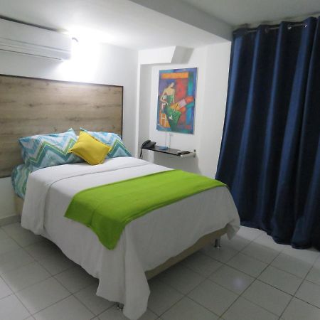 Serenade Lodging Rooms Panama City Exterior photo